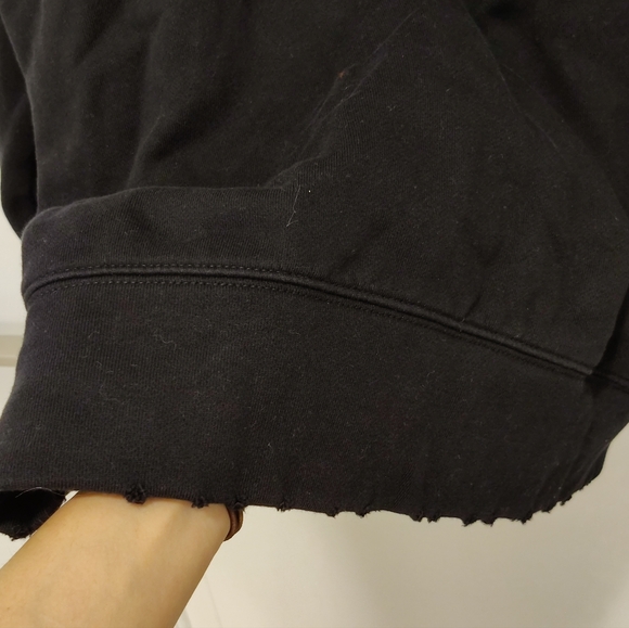 Mo&Co graphic black crew neck sweatshirt "The future is girls" - Picture 8 of 10